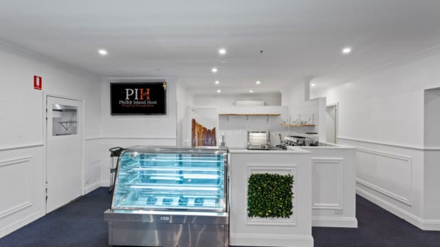 Phillip Island – Resort & Café with Growth Potential