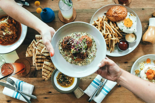 Exciting Business Opportunity – Thriving Restaurant & Takeaway in Docklands! [2412101]