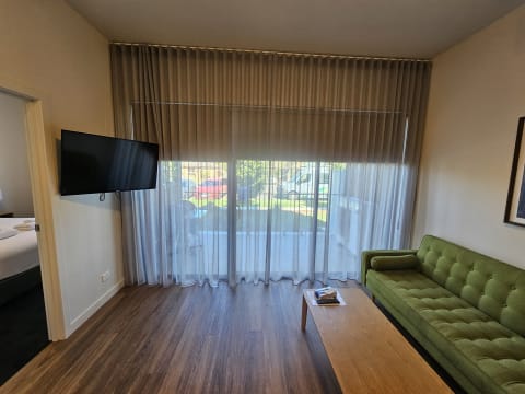 A NEW MOTEL THAT TICKS ALL THE BOXES - 2870ML