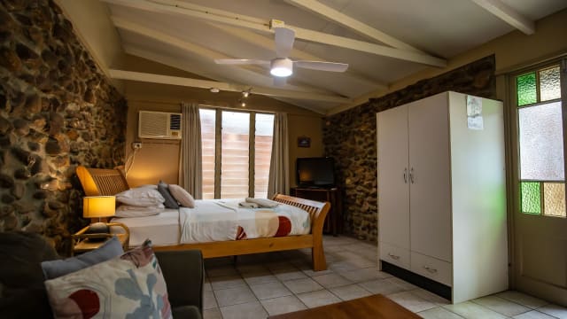 Sapphire Caravan & Cabin Park - Established Park in a Renowned Outback Tourism Region