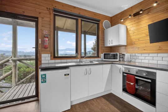 FHGC Tasmanian Accommodation A1 Presentation Spectacular Views 10%ROI 6 Cabins 2 Houses 2 Titles