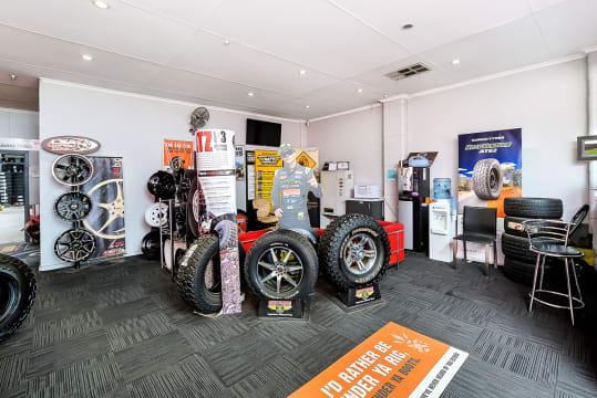 *SOLD BY VENTURE COMMERCIAL*