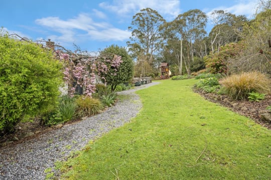 FHGC Tasmanian Accommodation A1 Presentation Spectacular Views 10%ROI 6 Cabins 2 Houses 2 Titles