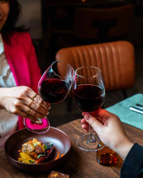 Richmond's Only Restaurant with Yarra River Views SV1579