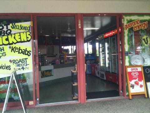 GREAT CAFE / TAKEAWAY FOR SALE IN GOOD SHOPPING COMPLEX