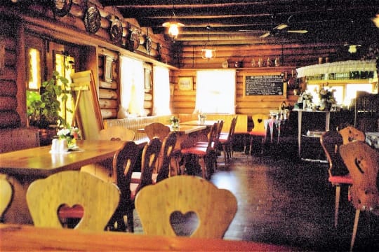 ICONIC LOG CABIN TEA HOUSE RESTAURANT WITH TOP VIEWS UNDER MT GLADSTONE LOOKOUT