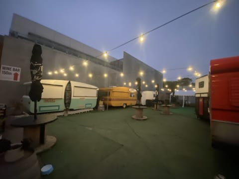 DJ'S DONUTS & SHAKES - LOW OVERHEADS