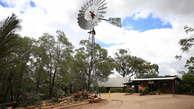 Sapphire Caravan & Cabin Park - Established Park in a Renowned Outback Tourism Region