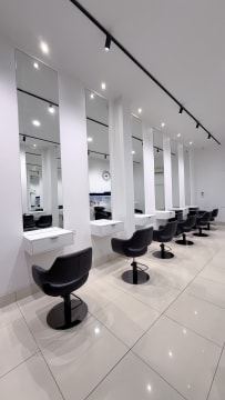 ESTABLISHED GEELONG HAIR SALON FOR SALE