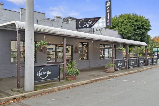 Successful, long-standing (40+ years in business) cafe for sale