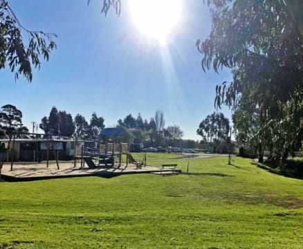 GUARANTEED INCOME - LAKE PURRUMBETE HOLIDAY PARK WITH