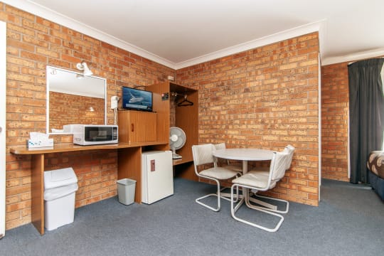 THE ONLY STANDALONE MOTEL IN TOWN, A RARE FREEHOLD OPPORTUNITY - 419MF