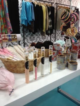 LADIES FASHION RETAIL STORE  WITH FULLY FUNCTIONING ON-LINE WEBSITE