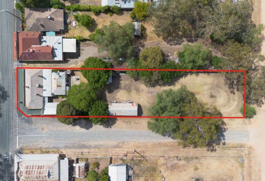 FREEHOLD - Devenish Railway Hotel VIC - 1P0552