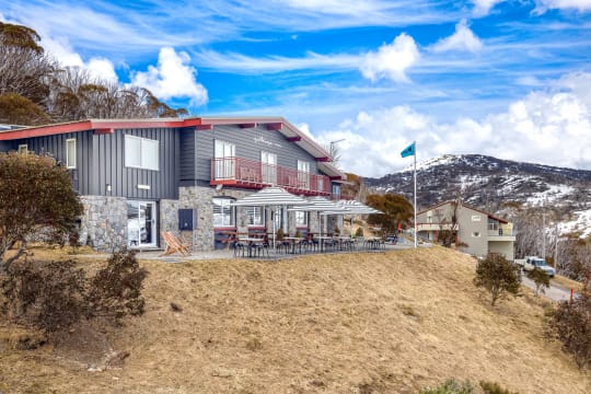 Refurbished Snowy Mountains Inn - Guthega Inn, Kosciuszko National Park