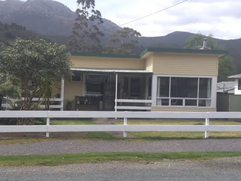 Queenstown Cabin & Tourist Park, Great Income & Home $750,000 WIWO