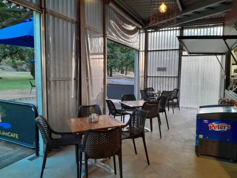 Popular Lakeside Cafe in a Tourist Location – Ararat, Vic