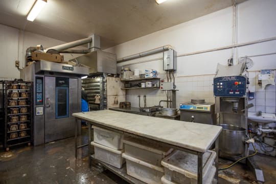 SWEET SUCCESS | LONGSTANDING CAKE SHOP | MAS169