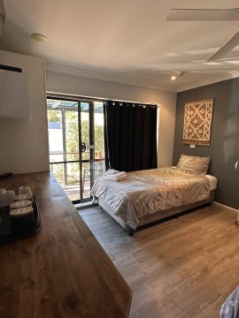 BOUTIQUE FREEHOLD MOTEL | MANAGEABLE COASTAL INVESTMENT & LIFESTYLE OPPORTUNITY – 1129MF