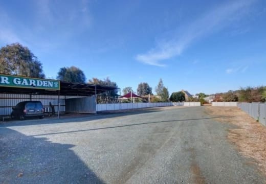 FREEHOLD PUB WITH ADDITIONAL OPTIONS (ACCOMMODATION/RESIDENCE/CAFE)