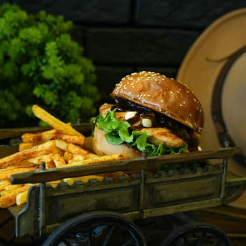 Busy Burger Business - Easy To Run