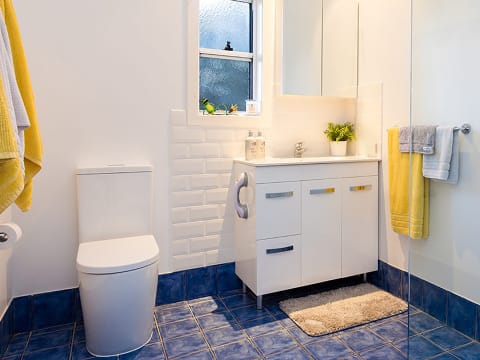 BRISBANE BAYSIDE MODERN RESIDENCE AND GUEST HOUSE - 2881MF