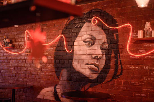 Littlefoot - Popular Bar & Live Music Venue