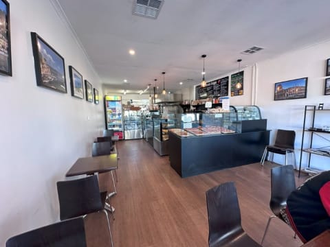 ​5 BAKERY CAFÉ ONLY TRADES 37 WEEKS PA MON-FRI 9am-3.30pm LOC ON THE PARADE RENT $583PW INC O/G $...