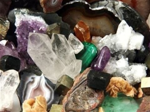 Well-established retail business specialisig in Crystals!