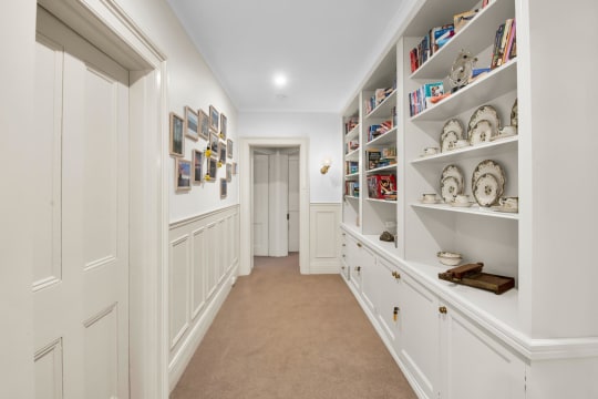 Prime Location Residence with Income or 3 BnB lets (stca) or Health Professional Rooms