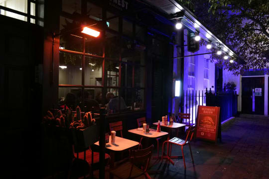 BOUTIQUE BAR & RESTAURANT