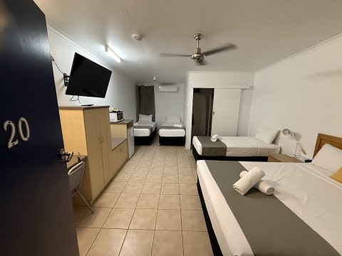 QLD Coastal Major Regional City - 2124ML