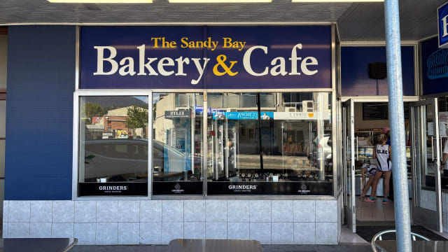 Established Sandy Bay Bakery & Café with Loyal Local Following