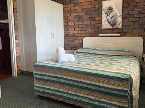 Toowoomba Leasehold Motel Opportunity - 2006ML