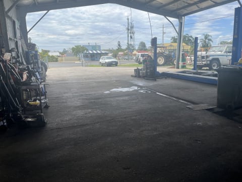 Thriving Mechanical Repair Business with Freehold Workshop