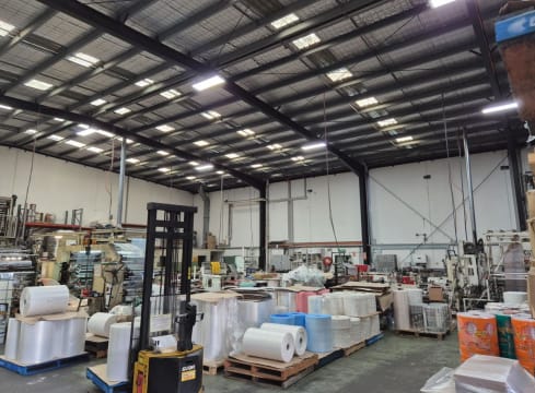 FREEHOLD + MANUFACTURING BUSINESS PACKAGE SIUPAK PLASTIC BAGS + 2/2 RUTHERFORD ROAD, SEAFORD