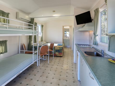 RARE OPPORTUNITY, HUGE CASHFLOW, FANTASIC UPSIDE - 1060CPL