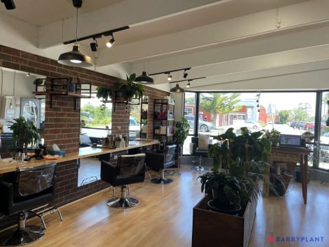 Thriving Hair Salon in Prime Cowes Location – Excellent Opportunity!