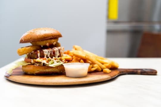 One of Australia's Newest Brands in the Food Industry | Famous Burgers