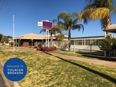 SECURE LEASE, BOOMING AREA AND MAKING MONEY WITH DEVELOPMENT HAPPENING IN AREA  - 89ML