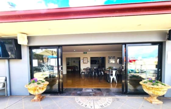 UNDER OFFER - Family Hotel, Cootamundra NSW - 1P0382