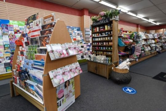 Benalla Cards, Gifts, News etc (DWIWN2117)