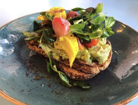 COFFEE SHOP - TAKING $23,000PW.  FULLY UNDER MANAGEMENT.  50KG COFFEE/CHOC.