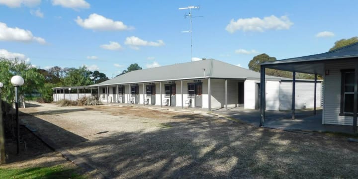 Frances Hotel Motel - Freehold & Business