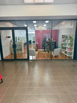 Hair & Beauty Salon + Freehold - Coolbellup Shopping Centre