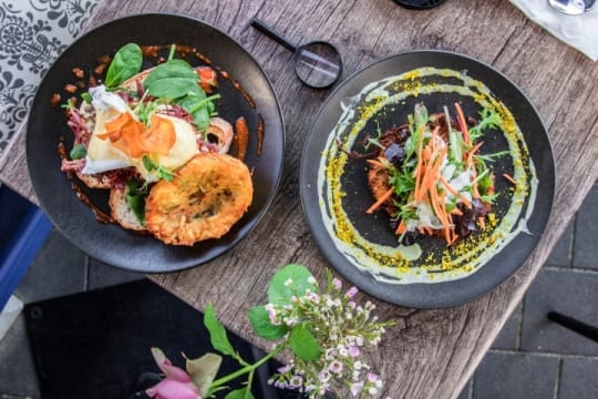 COSY LOCAL CAFÉ – BLUE CHIP LOCATION