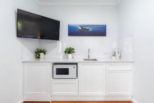 ACCOMMODATION BUSINESS IN PARADISE - PRIME LOCATION - NORTH OF NOOSA HEADS