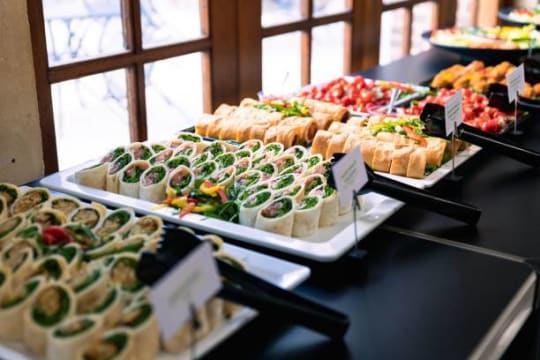 CAFÉ & CORPORATE CATERING
