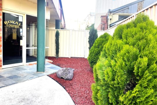 LEASEHOLD - Royal Mail Hotel, Mooroopna VIC - 1P0268