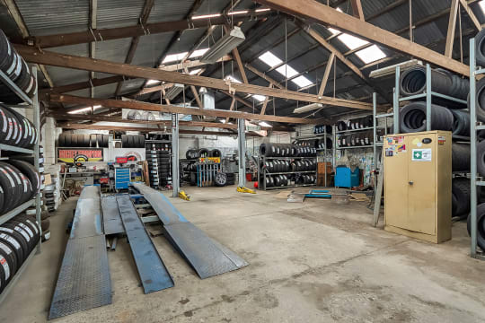 *SOLD BY VENTURE COMMERCIAL*